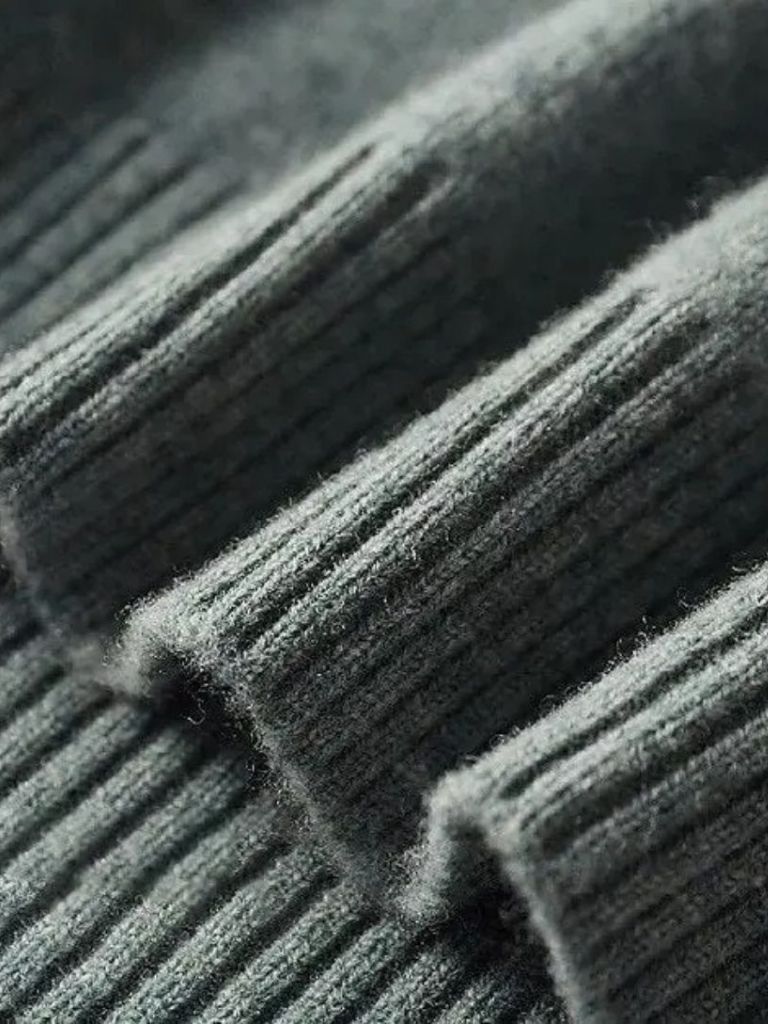 100% Merino Wool Turtleneck Sweater - Vailor & Veil