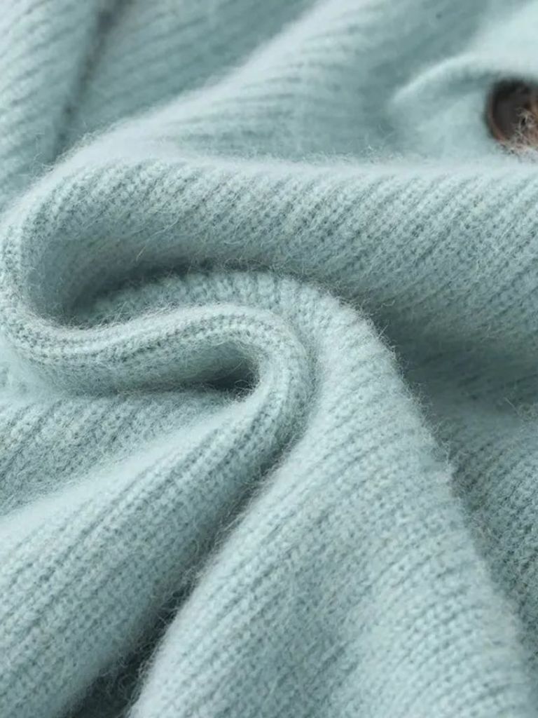 Soft Haven Cashmere Sweater - Vailor & Veil